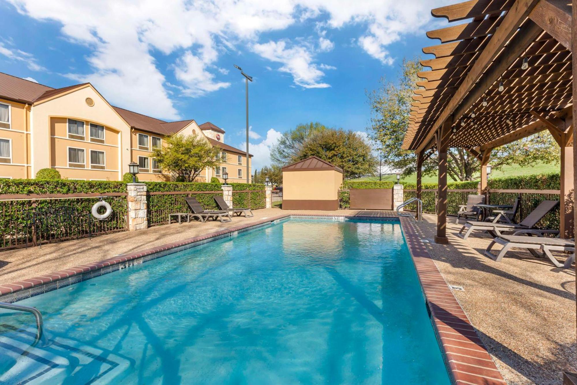 Best Western Plus Lewisville Flower Mound מראה חיצוני תמונה